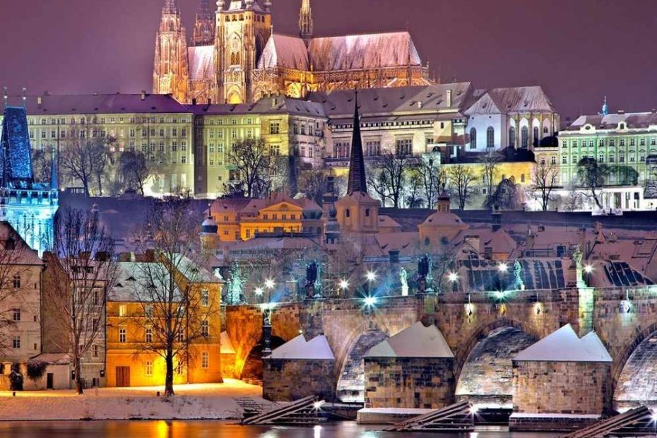 Prag by night